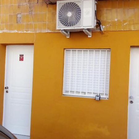 Estudio Encantador Cerca Del Carrefour Rosaleda 1 マラガ エクステリア 写真