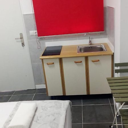 Estudio Encantador Cerca Del Carrefour Rosaleda 1 マラガ エクステリア 写真