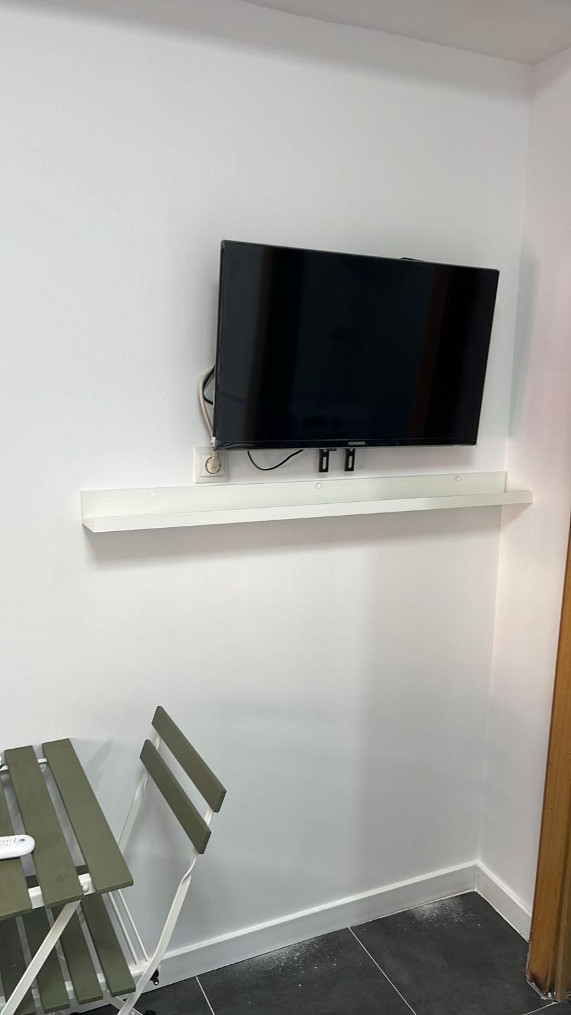 Estudio Encantador Cerca Del Carrefour Rosaleda 1 マラガ エクステリア 写真