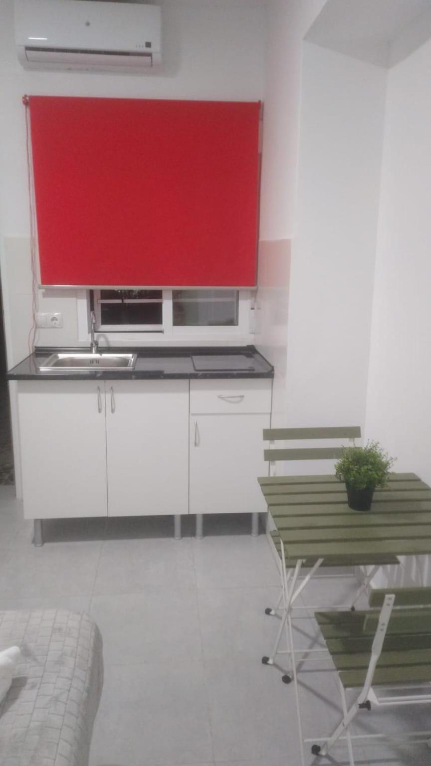 Estudio Encantador Cerca Del Carrefour Rosaleda 1 マラガ エクステリア 写真