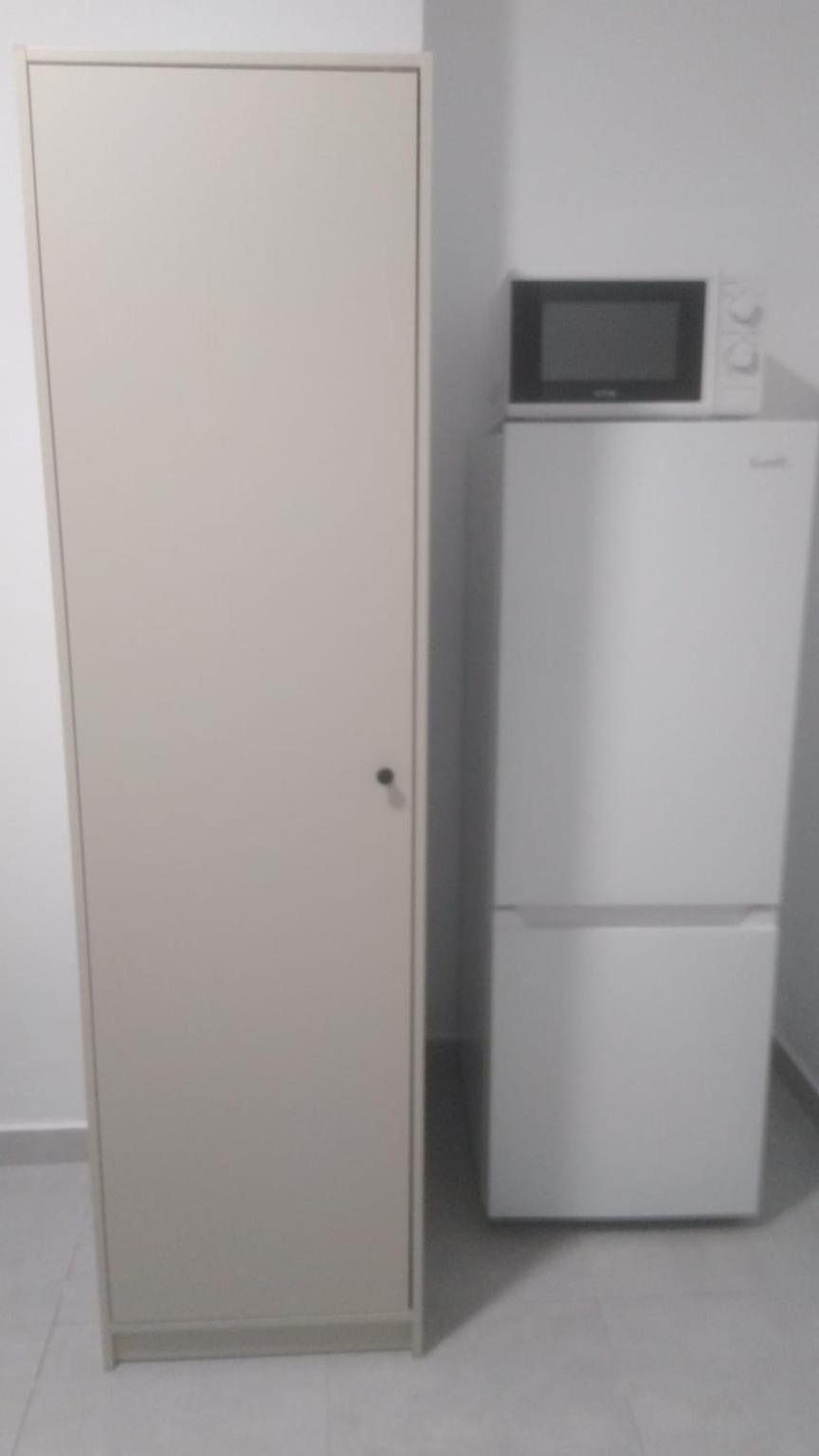 Estudio Encantador Cerca Del Carrefour Rosaleda 1 マラガ エクステリア 写真